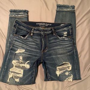 American Eagle distressed& ripped jeans